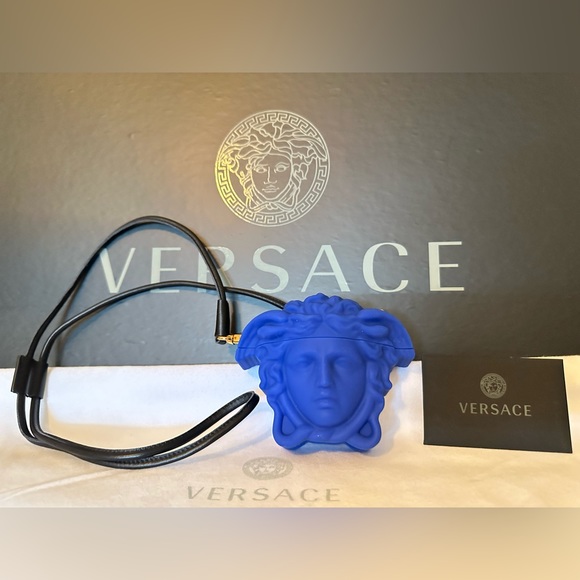 Versace 'La Medusa' AirPods Pro case NEW (AUTHENTIC) - Picture 5 of 13